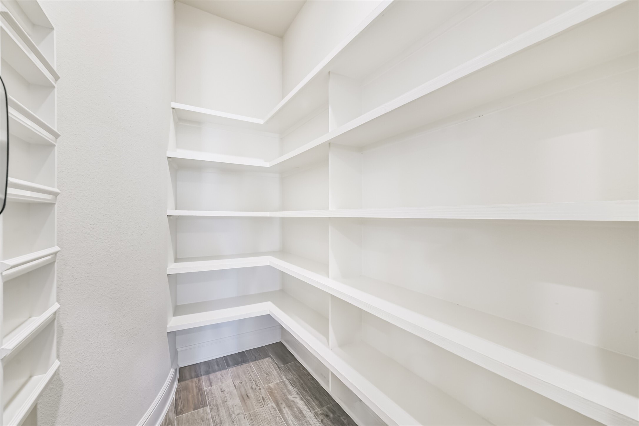 210 Liatris Court Conroe, TX 77304 - Photo 16 of 45