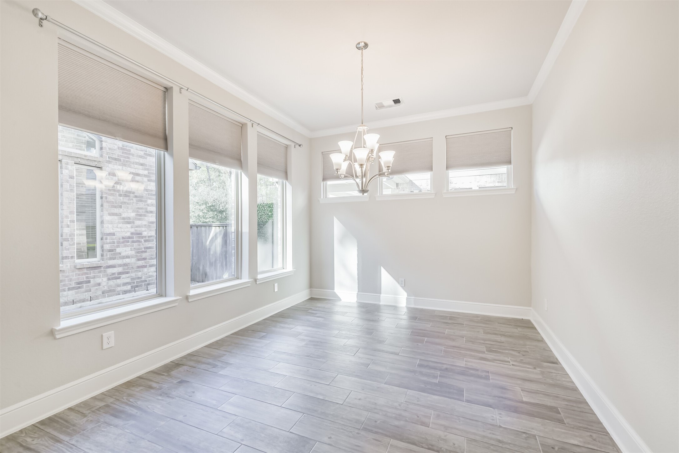 210 Liatris Court Conroe, TX 77304 - Photo 18 of 45