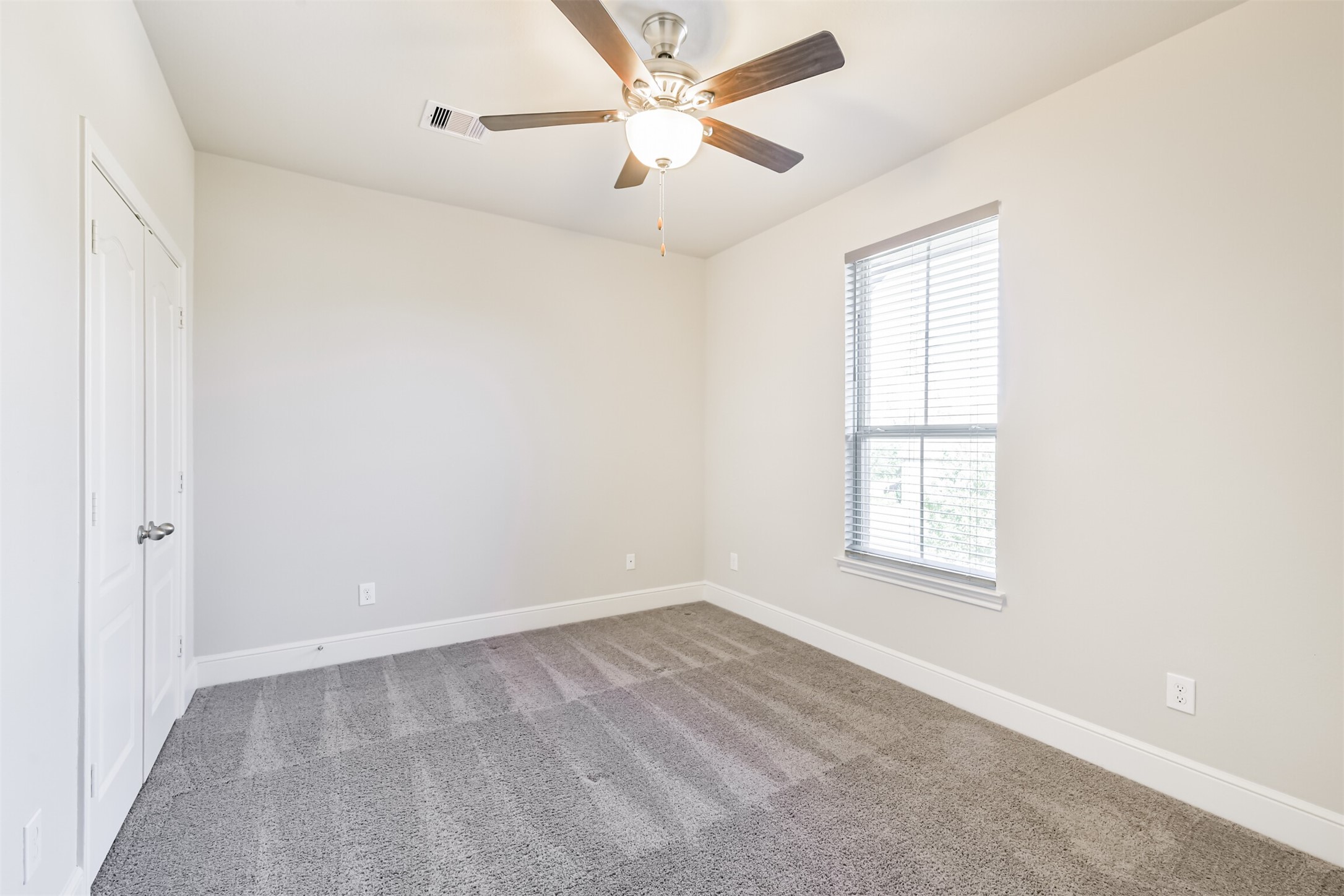 210 Liatris Court Conroe, TX 77304 - Photo 34 of 45