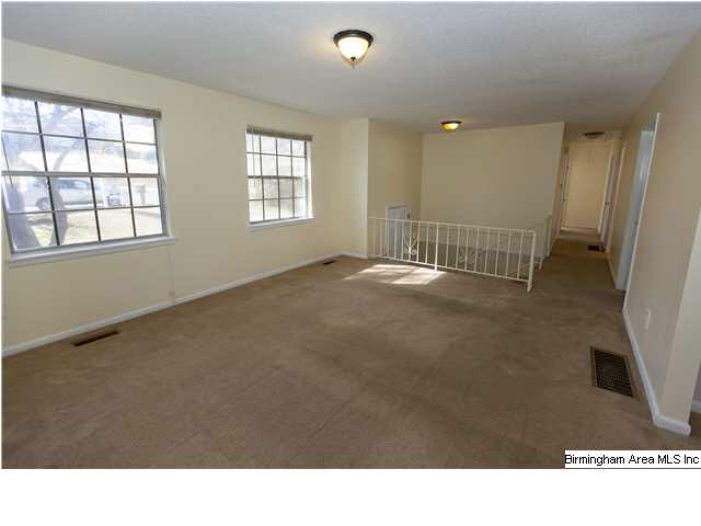 556 Overhill Road Pelham, AL 35124 - Photo 11 of 31