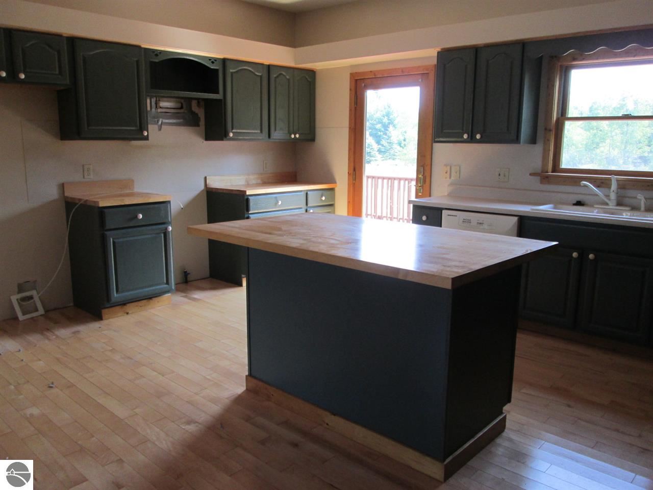 12087 Homestead Road Beulah, MI 49617 - Photo 33 of 62 1775673-32.JPG