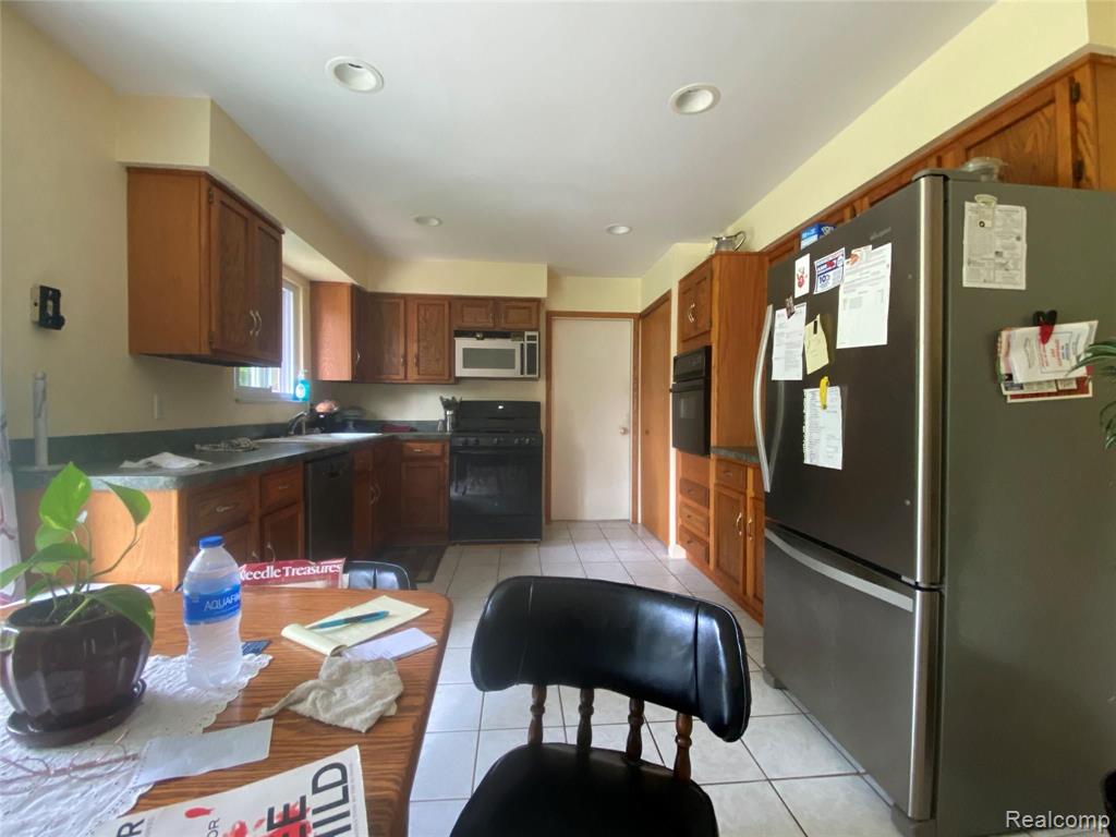 6949 Capac Road Yale, MI 48097 - Photo 10 of 31