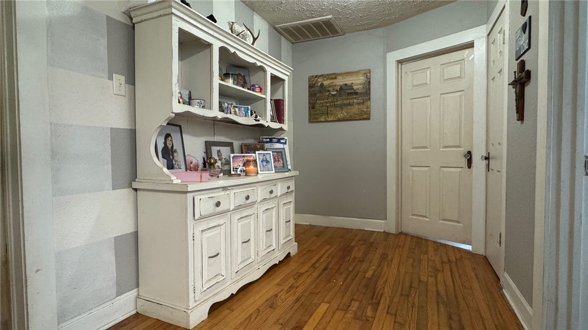 503 West Decherd Street Franklin, TX 77856 - Photo 7 of 14