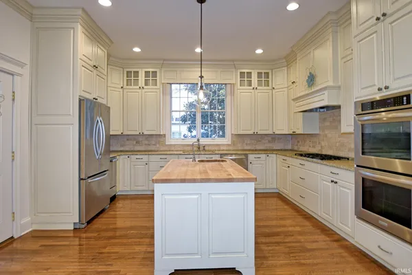 $619,900 | 1521 Larkinwood, Evansville, IN 47715
