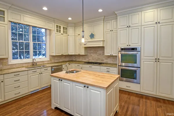 $619,900 | 1521 Larkinwood, Evansville, IN 47715