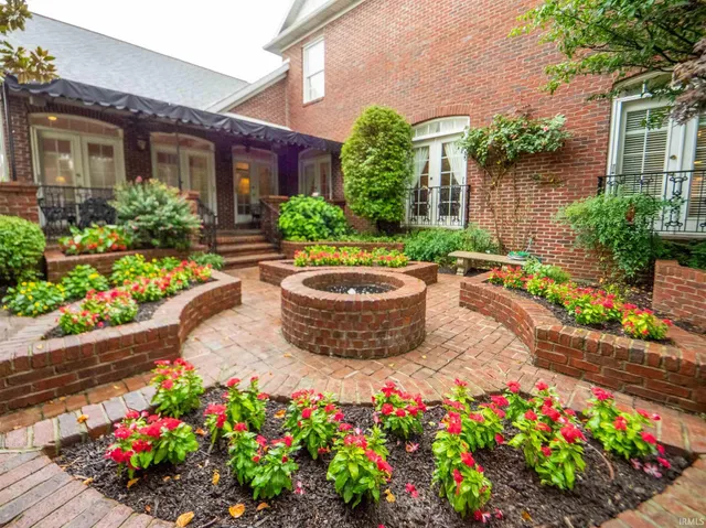 $669,800 | 1521 Larkinwood, Evansville, IN 47715