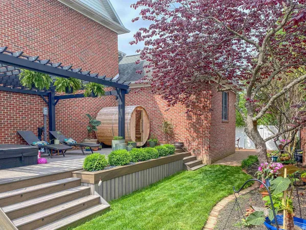 $619,900 | 1521 Larkinwood, Evansville, IN 47715