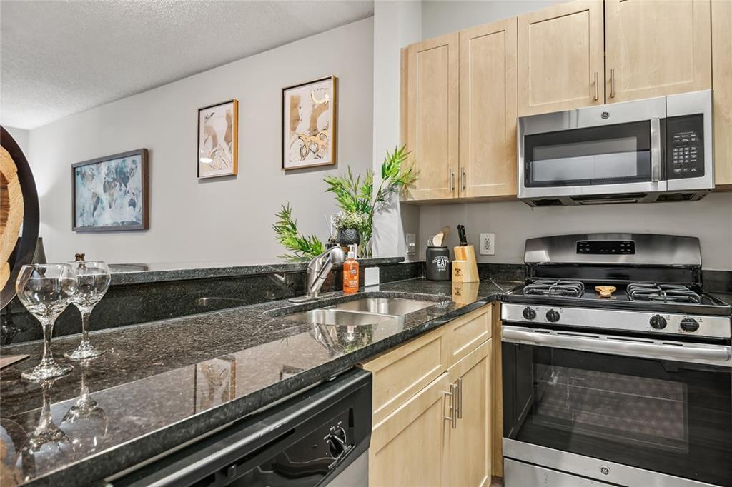2103 Asbury Square, Unit 3115 Atlanta, GA 30346 - Photo 4 of 17