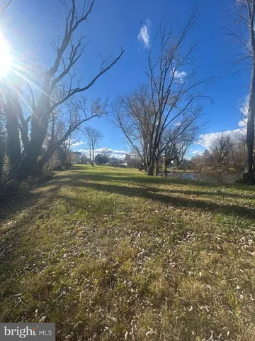 $975,000 | 45 East Broad Way, Lovettsville, VA 20180