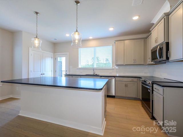 $483,237 | 1104 Bismuth Lane, Charlotte, NC 28211