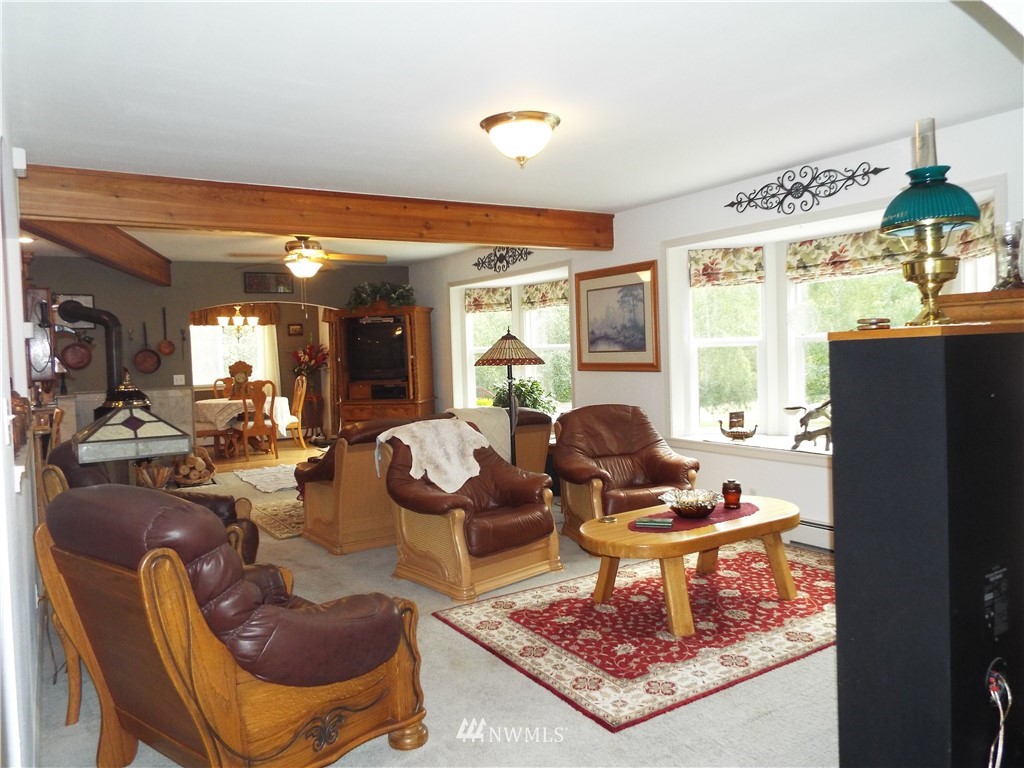 14872 Crescent Valley Road Southeast Olalla, WA 98359 - Photo 11 of 25 Gallery Image 11