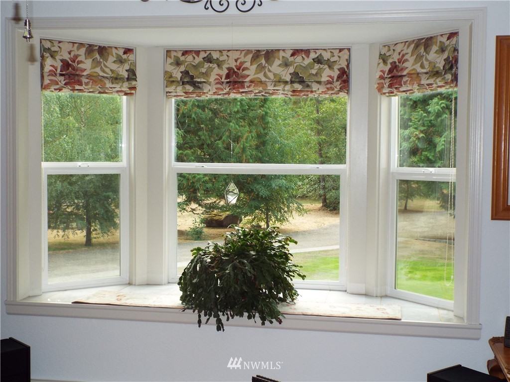 14872 Crescent Valley Road Southeast Olalla, WA 98359 - Photo 14 of 25 Gallery Image 14