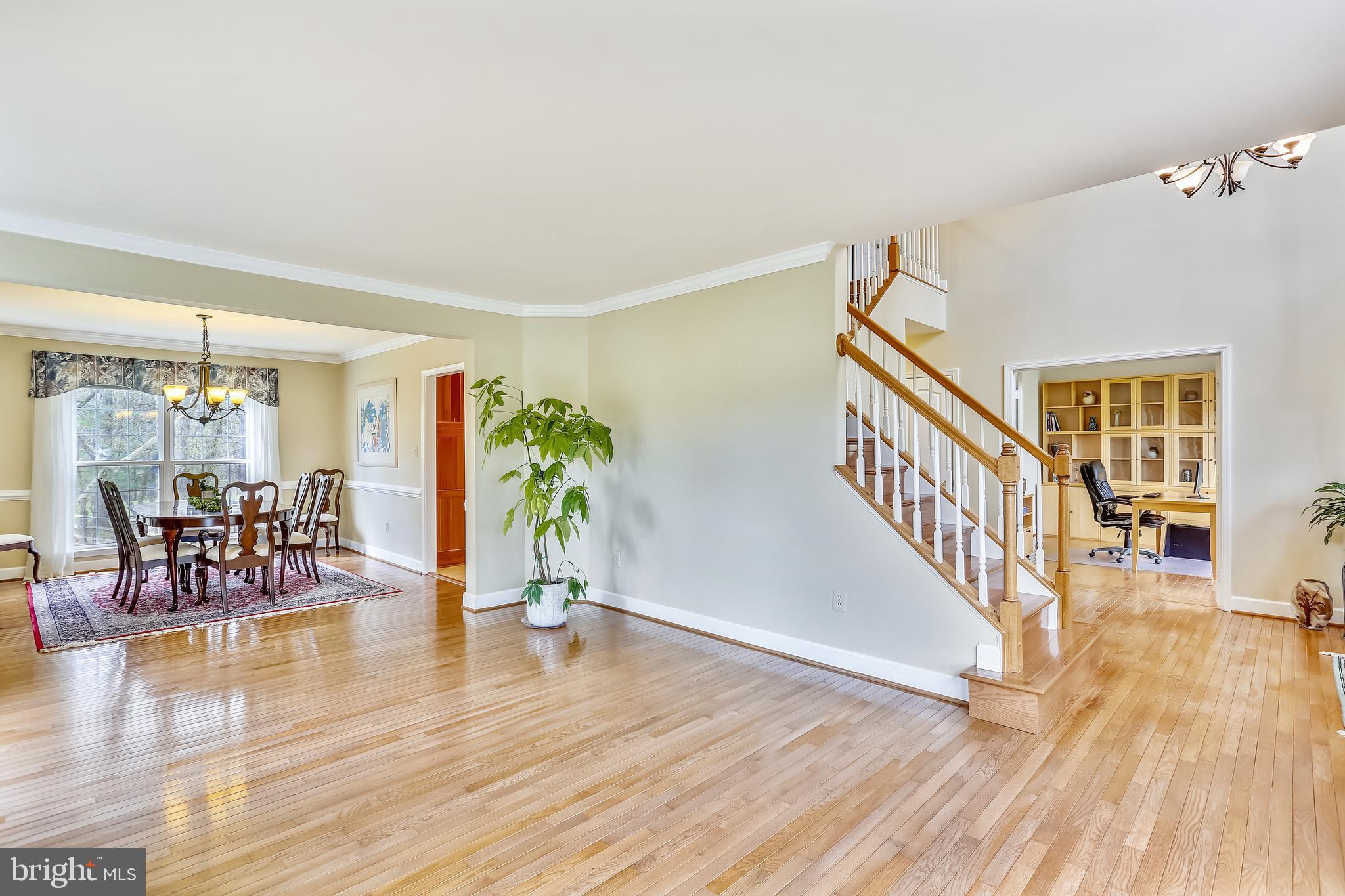 20931 Sunnyacres Road Gaithersburg, MD 20882 - Photo 12 of 83 Formal living room has gleaming hardwood floor