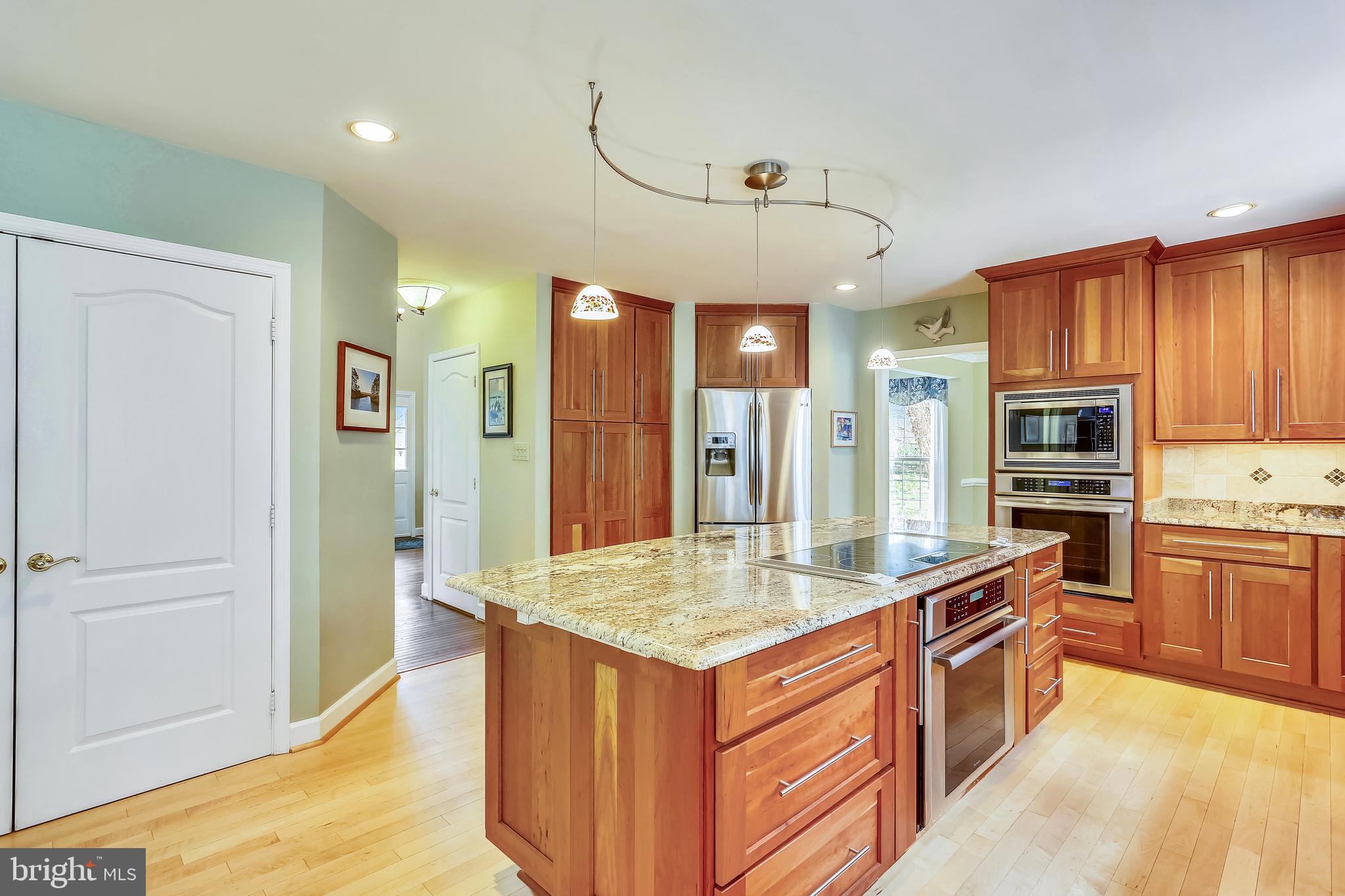 20931 Sunnyacres Road Gaithersburg, MD 20882 - Photo 20 of 83 Beautiful center isle kitchen has granite counters