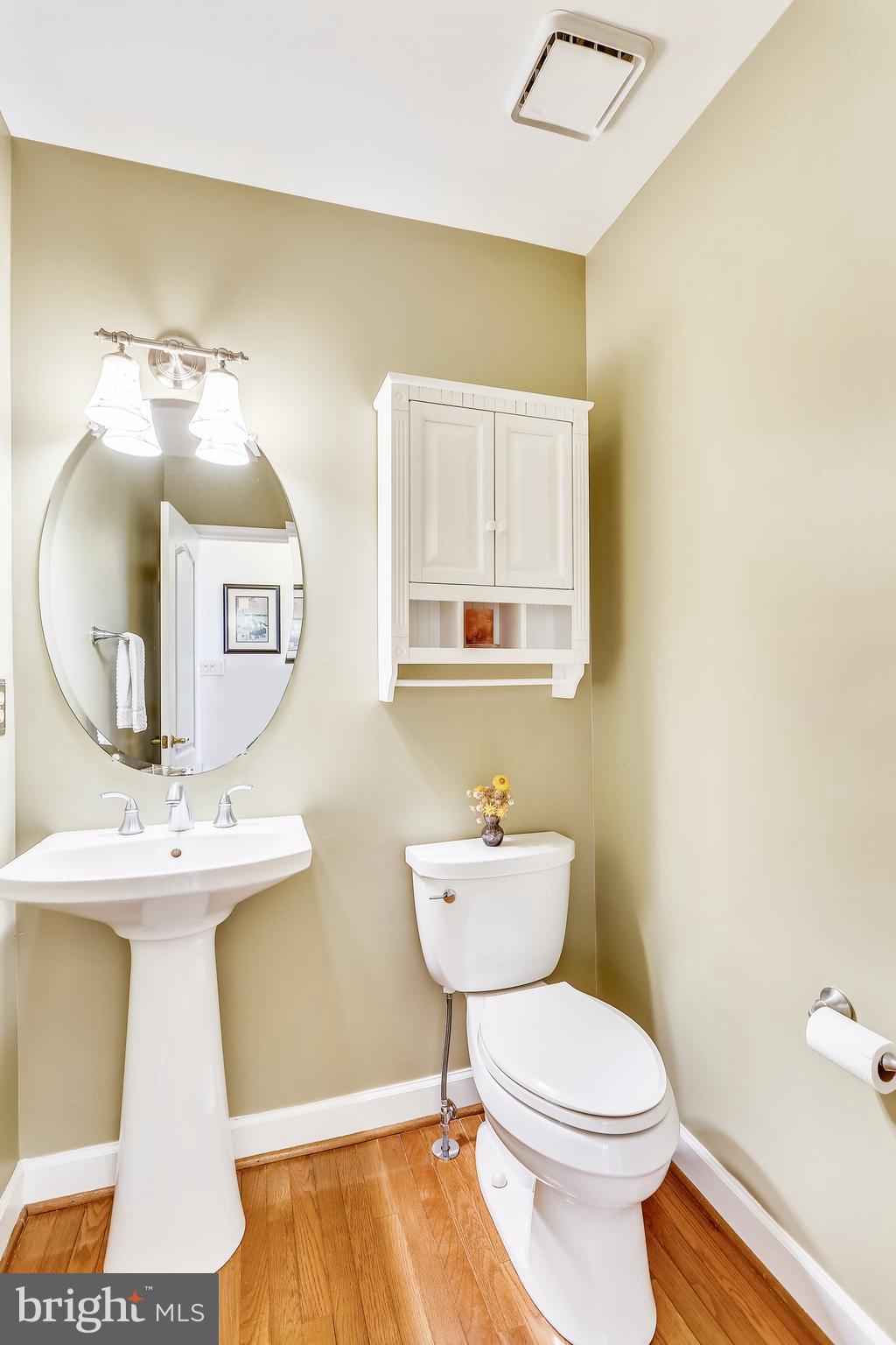 20931 Sunnyacres Road Gaithersburg, MD 20882 - Photo 27 of 83 Updated main level powder room