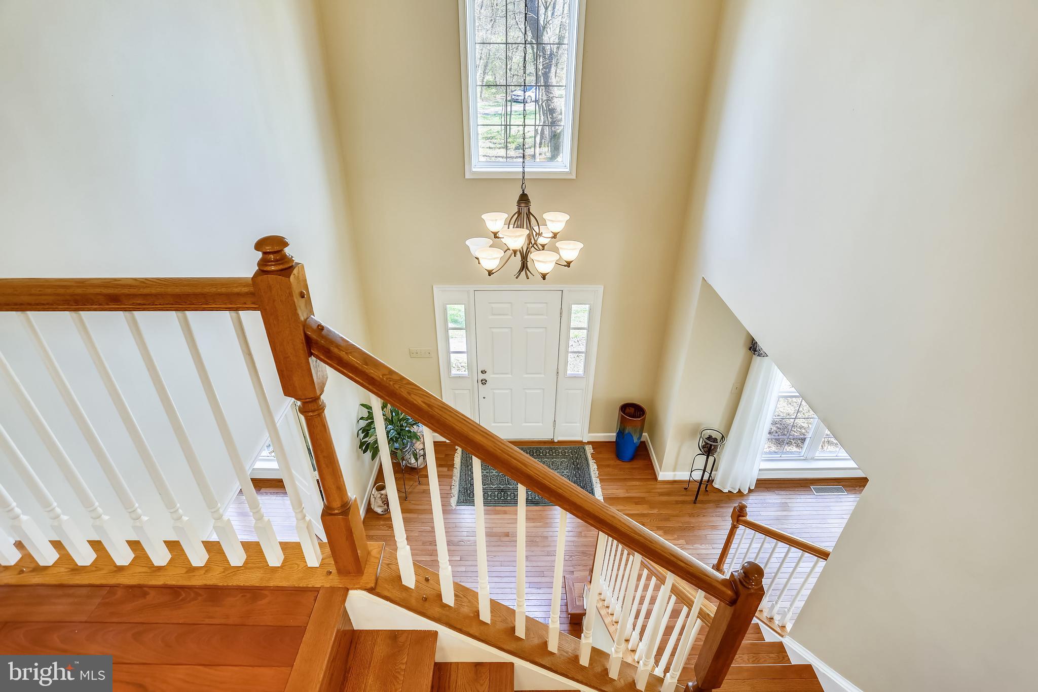 20931 Sunnyacres Road Gaithersburg, MD 20882 - Photo 32 of 83 View of foyer from upper level