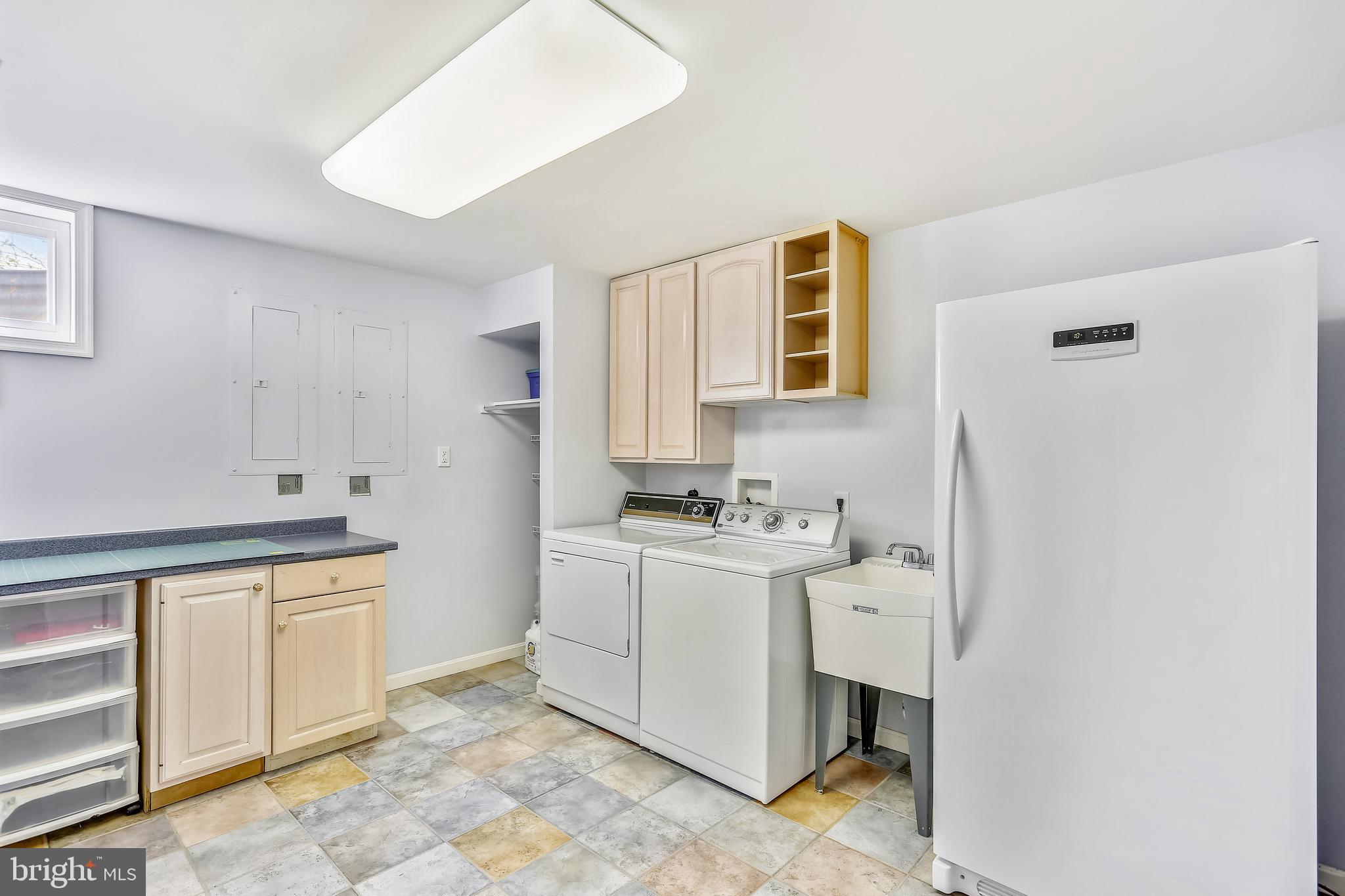 20931 Sunnyacres Road Gaithersburg, MD 20882 - Photo 56 of 83 Finished laundry room and craft room