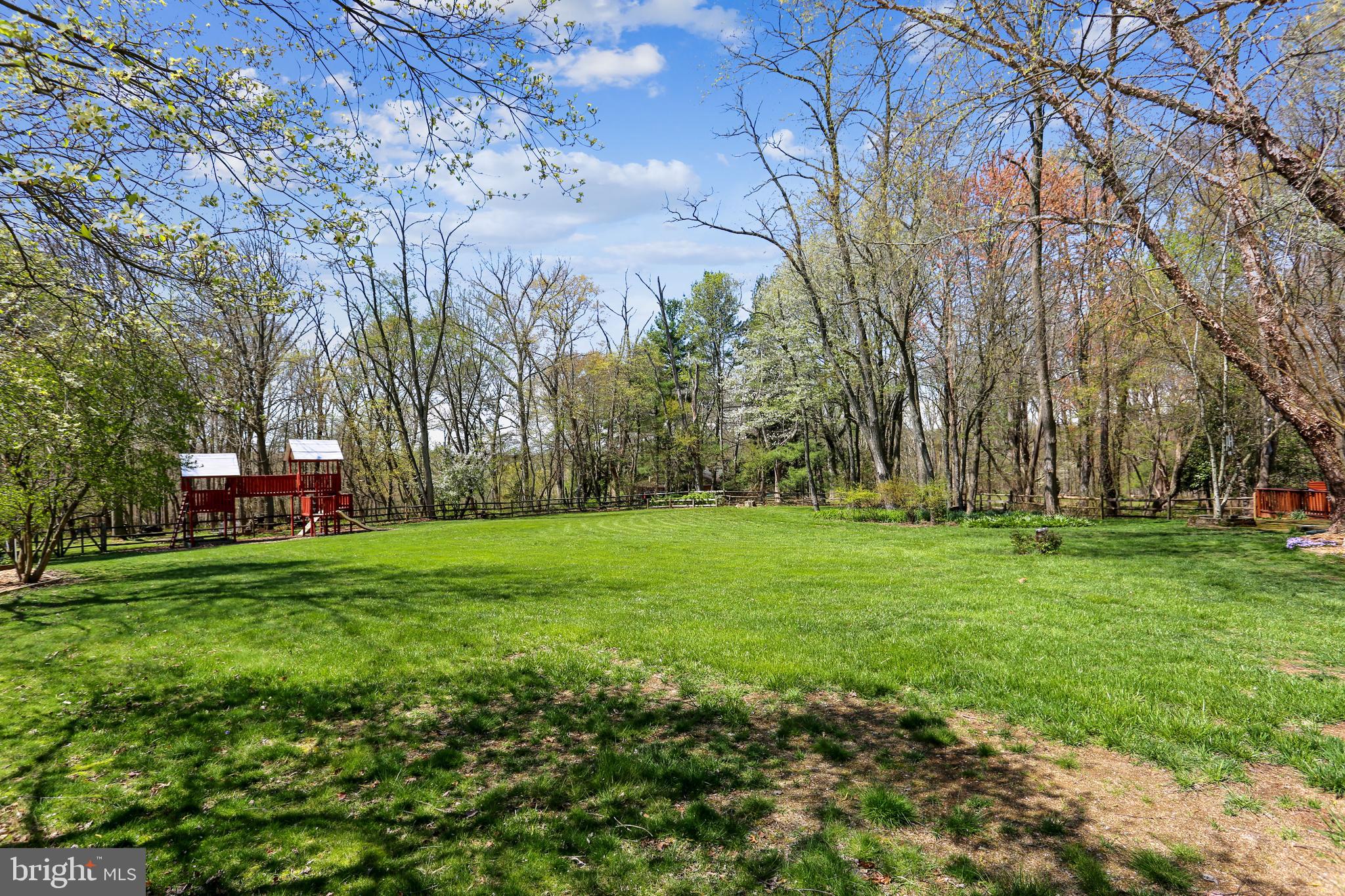 20931 Sunnyacres Road Gaithersburg, MD 20882 - Photo 76 of 83 Gated fenced backyard