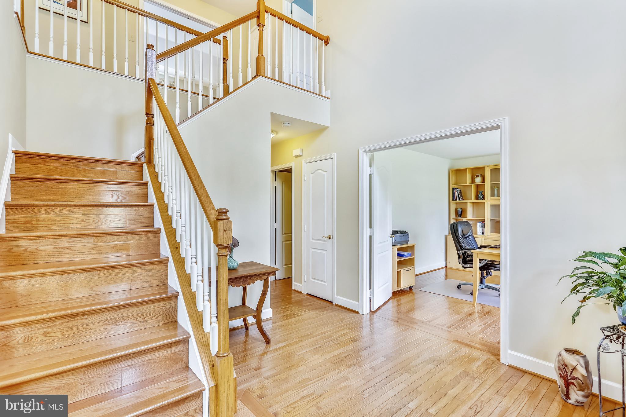 20931 Sunnyacres Road Gaithersburg, MD 20882 - Photo 9 of 83 Hardwood turned staircase leads to upper level