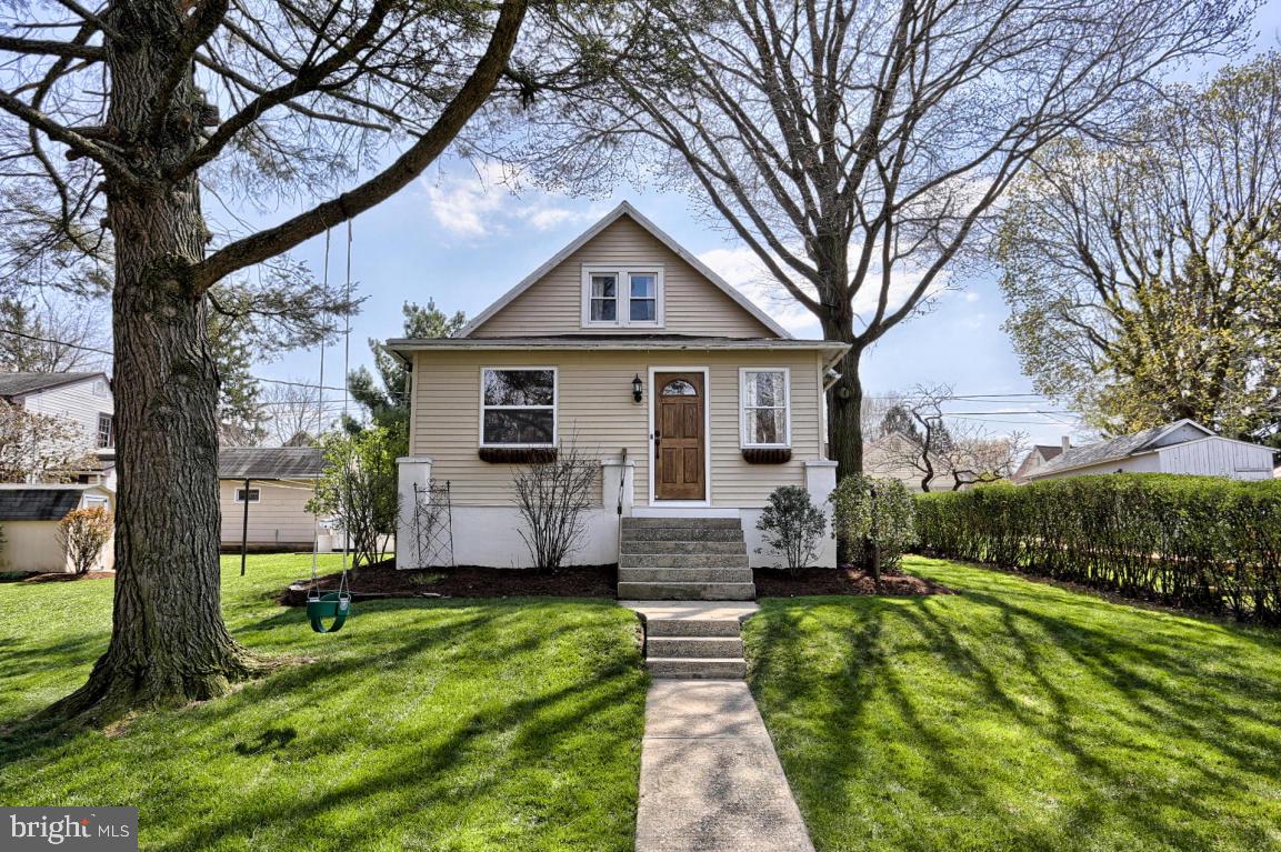 208 Leaman Street Lititz, PA 17543 - Photo 2 of 33 Gallery Image 2