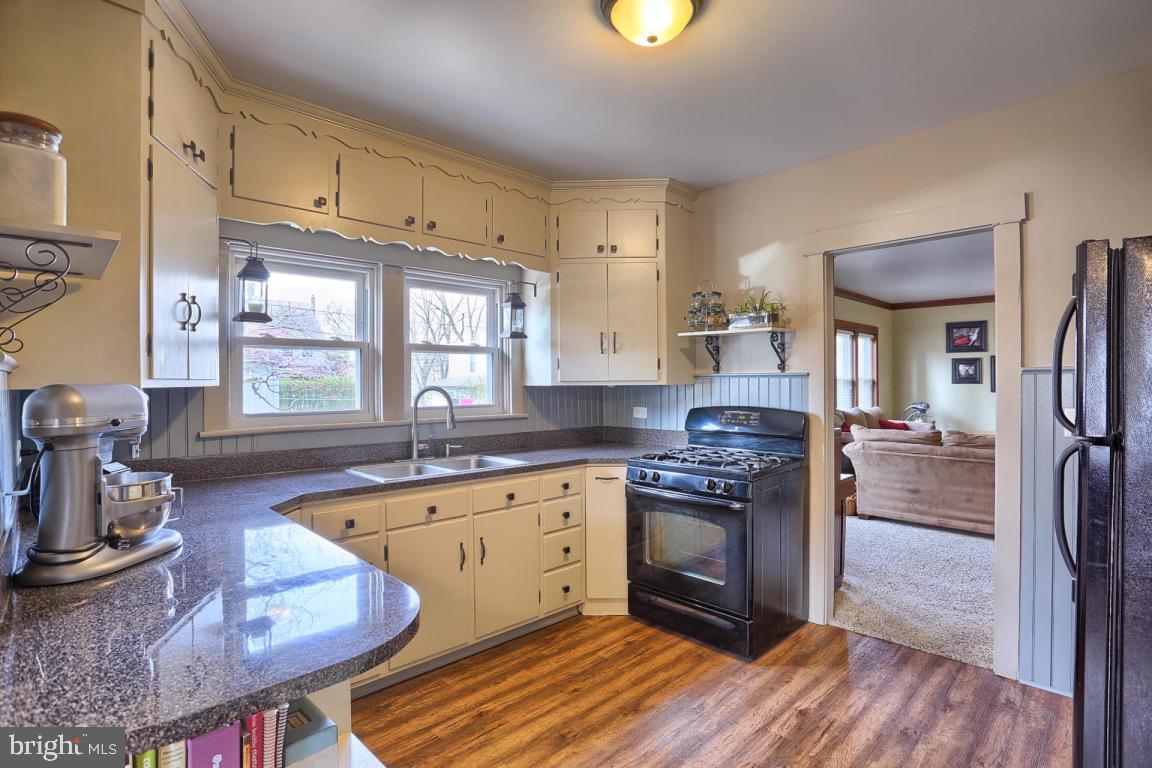 208 Leaman Street Lititz, PA 17543 - Photo 18 of 33 Gallery Image 18