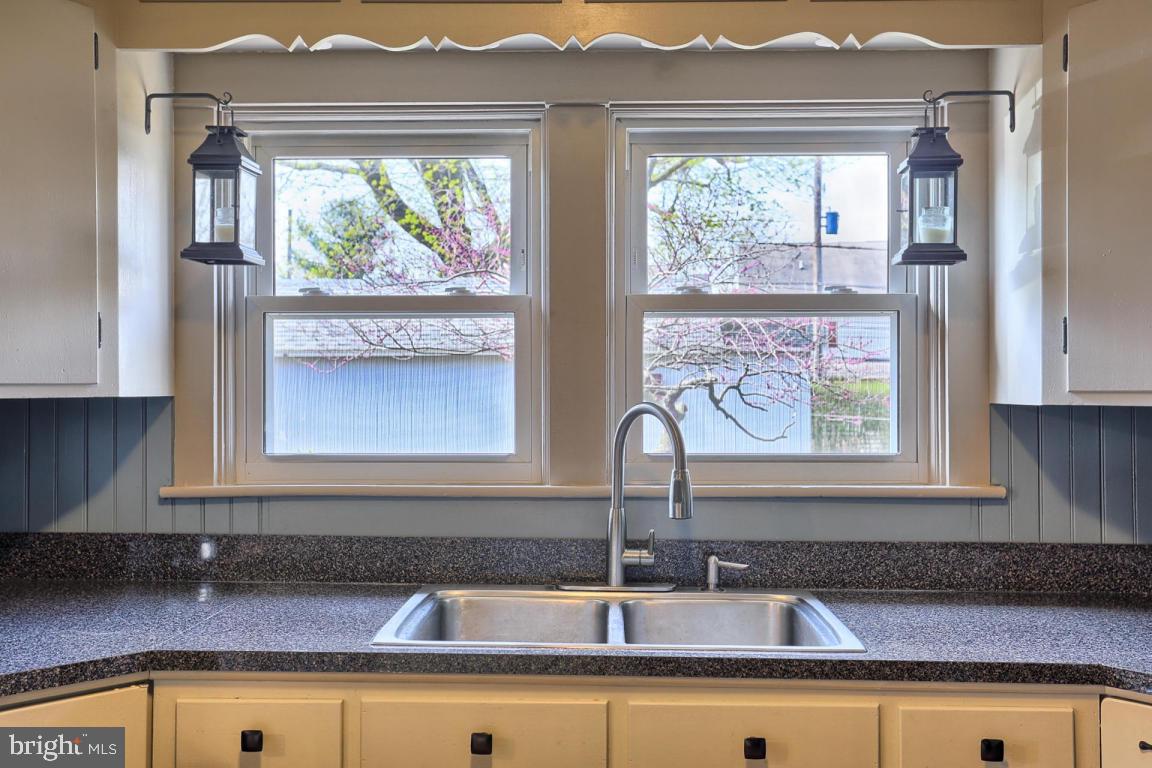208 Leaman Street Lititz, PA 17543 - Photo 19 of 33 Gallery Image 19