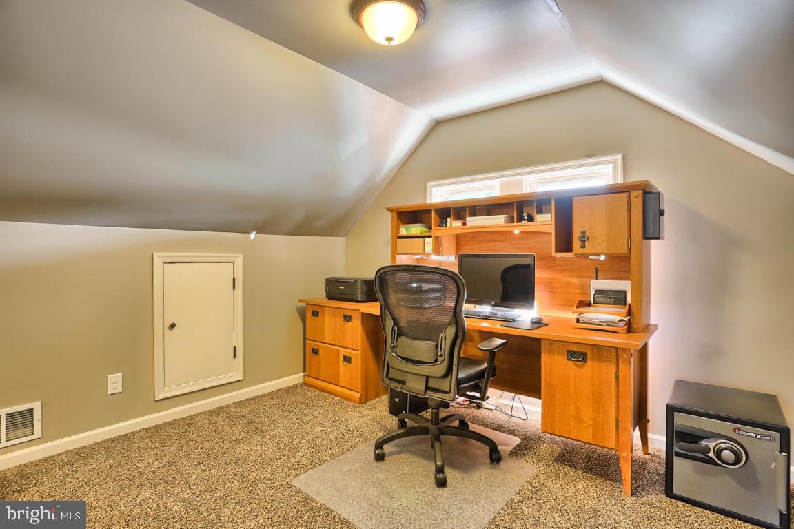 208 Leaman Street Lititz, PA 17543 - Photo 31 of 33 Gallery Image 31