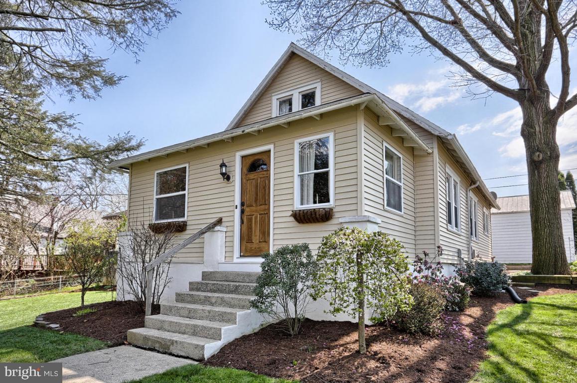 208 Leaman Street Lititz, PA 17543 - Photo 5 of 33 Gallery Image 5