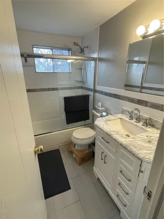 $2,450 | 67 Madison Avenue, Westbury, NY 11590