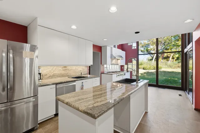 $449,900 | 2804 Dartmouth Drive, Janesville, WI 53548