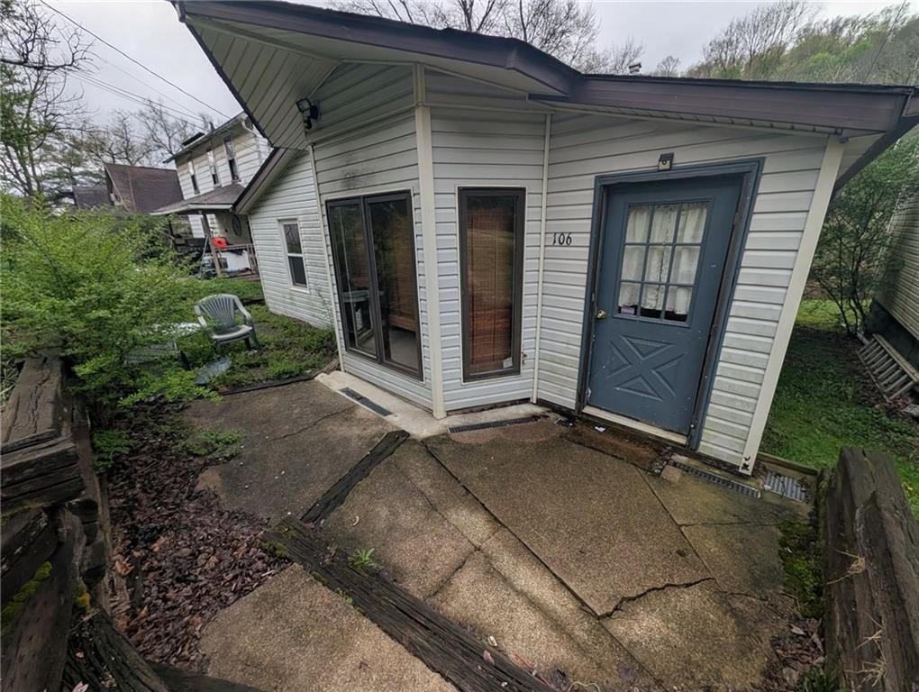 106 Sullivan Street Butler, PA 16001 - Photo 2 of 16