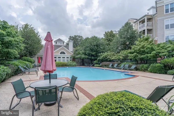 $1,975 | 2204 Westcourt Lane, Unit 210, Herndon, VA 20170