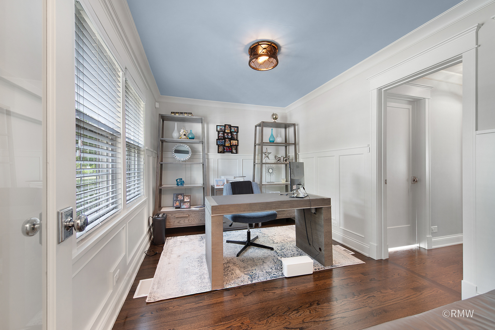 430 North Maple Street Itasca, IL 60143 - Photo 18 of 43 a living room with furniture and a window