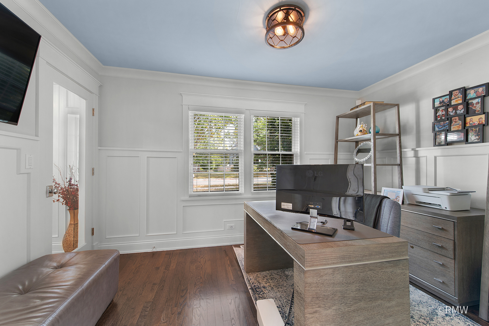 430 North Maple Street Itasca, IL 60143 - Photo 19 of 43 a room with a stove and a window