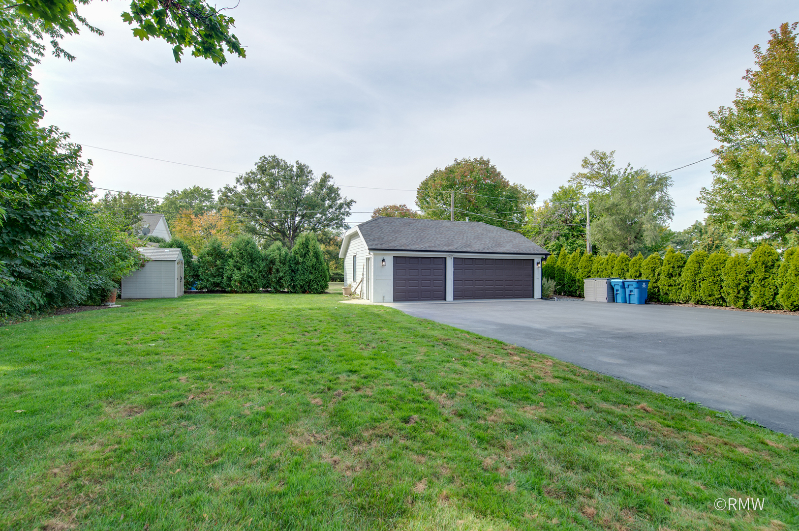 430 North Maple Street Itasca, IL 60143 - Photo 38 of 43 a house view with a garden space