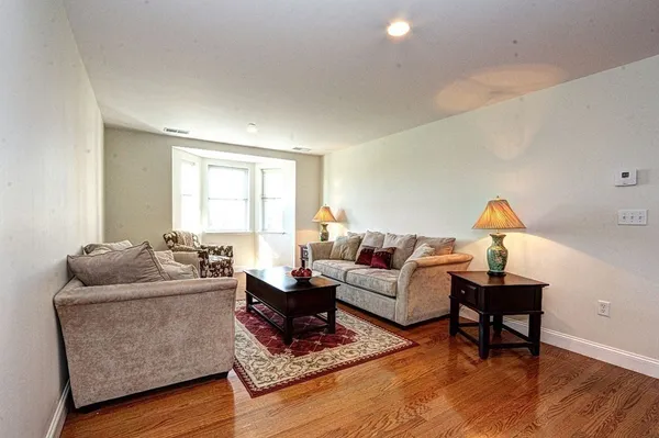 $3,300 | 120 Wyllis Avenue, Unit 118, Everett, MA 02149