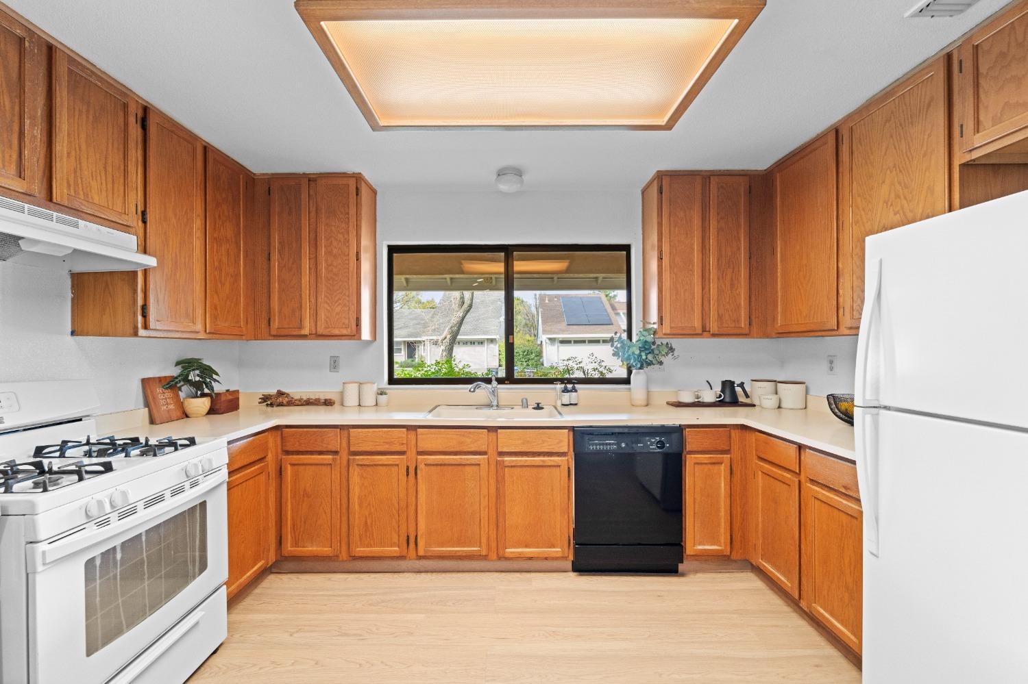 2754 Concord Avenue Davis, CA 95618 - Photo 15 of 54