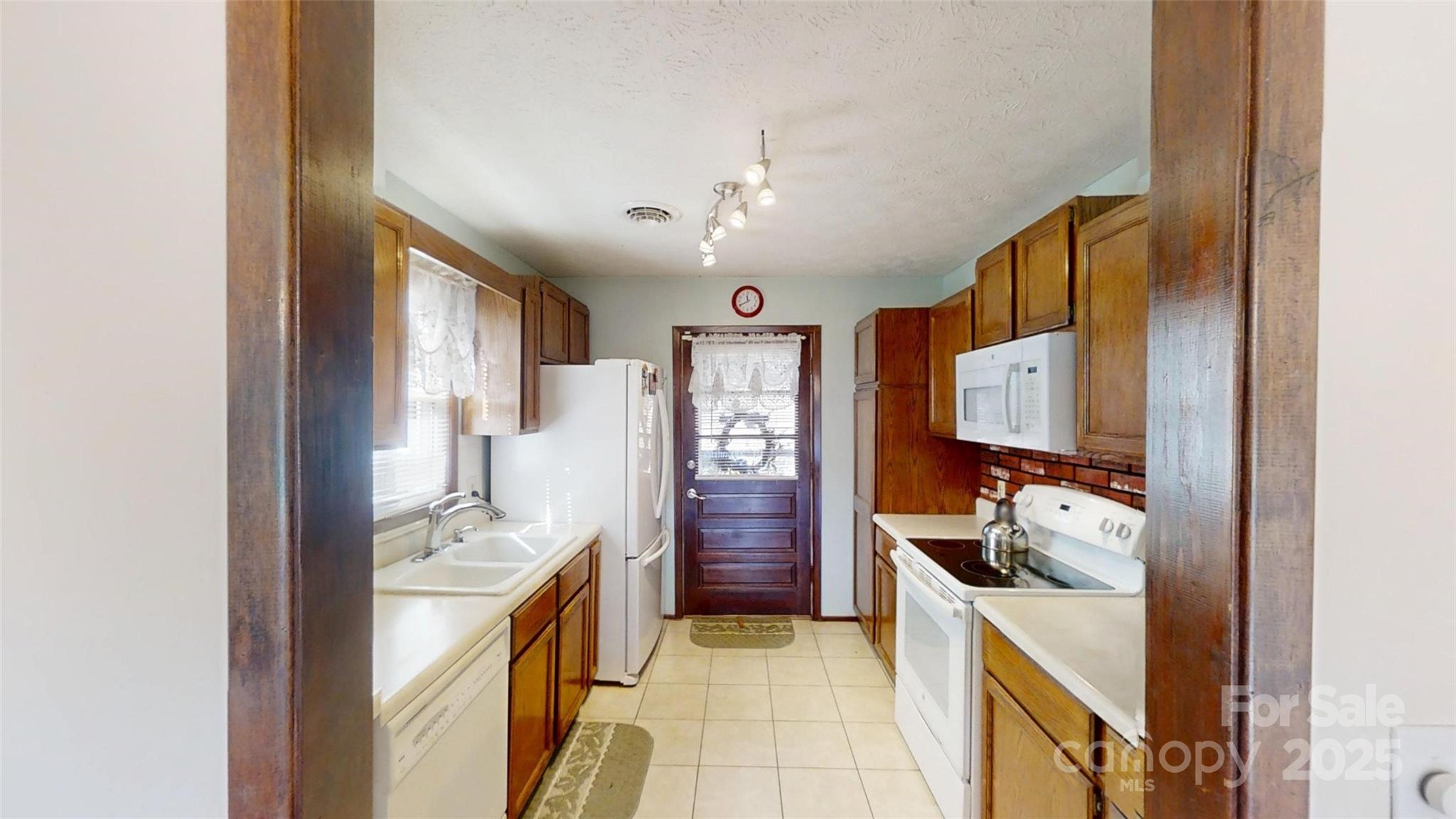 707 Lickskillet Road Burnsville, NC 28714 - Photo 3 of 32