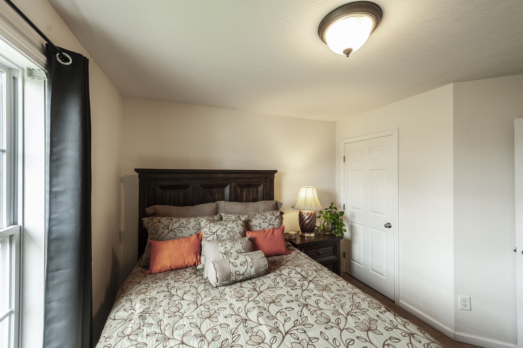 1183 Bothwell Place Gallatin, TN 37066 - Photo 23 of 53 a bed room with furniture and a potted plant