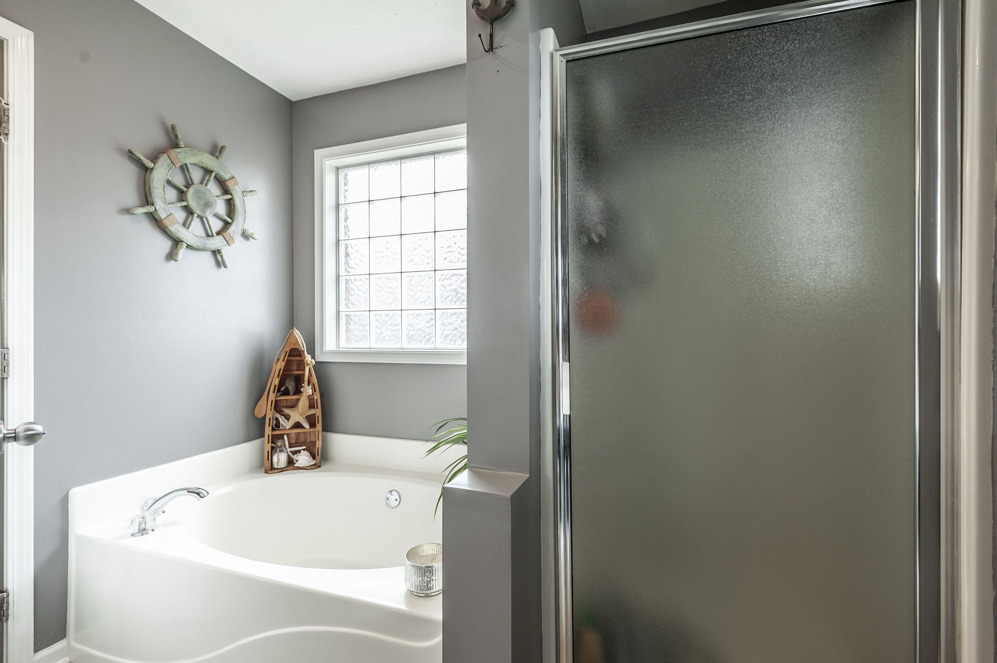 1183 Bothwell Place Gallatin, TN 37066 - Photo 33 of 53 a bathroom with a bathtub and a shower