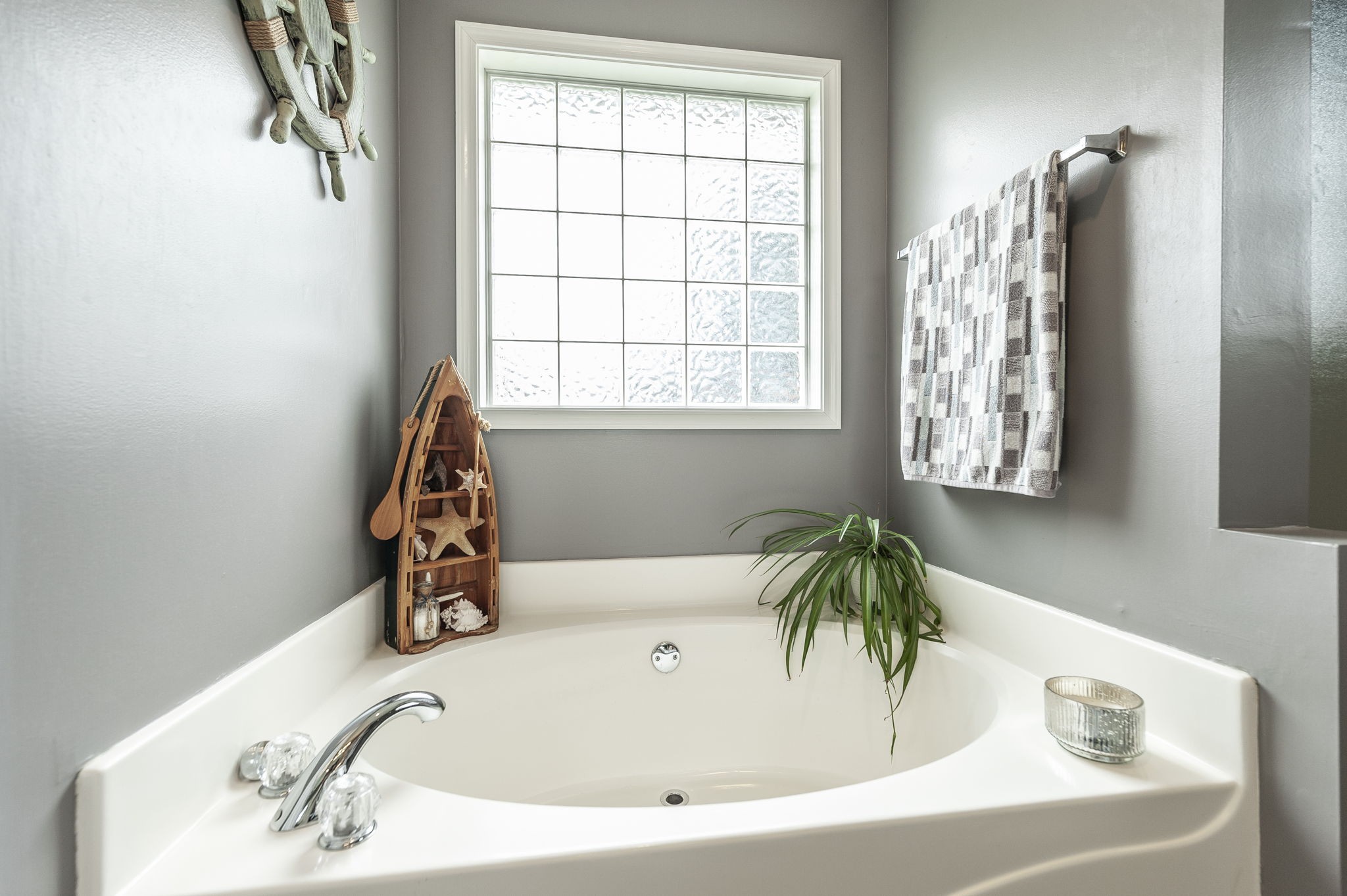 1183 Bothwell Place Gallatin, TN 37066 - Photo 34 of 53 a bathroom with a tub and a window