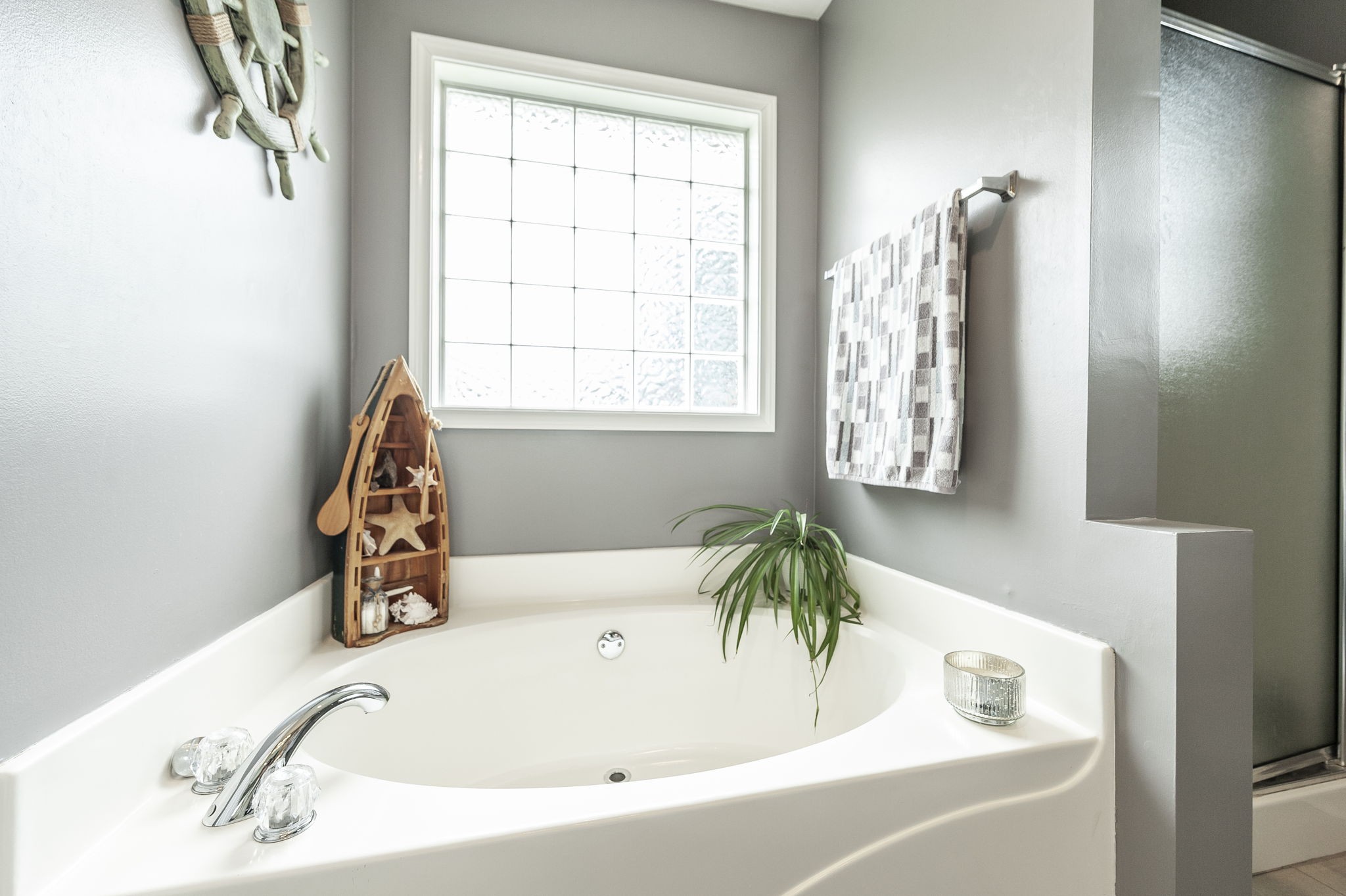 1183 Bothwell Place Gallatin, TN 37066 - Photo 35 of 53 a bathroom with a tub and a window