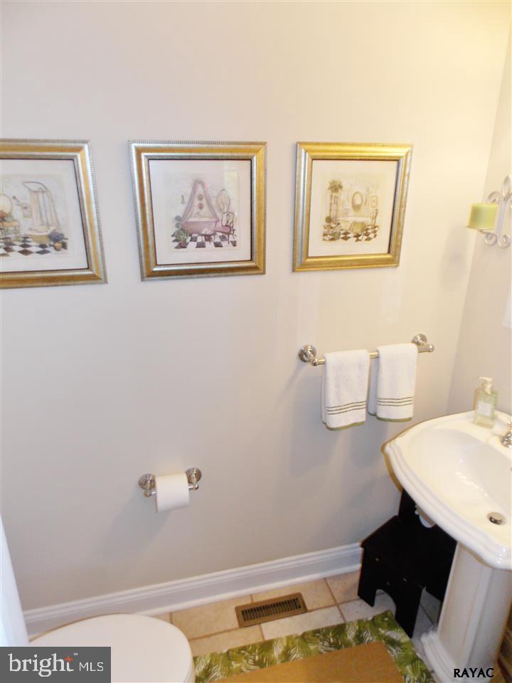 17265 Dolf Road Stewartstown, PA 17363 - Photo 11 of 36 Gallery Image 11
