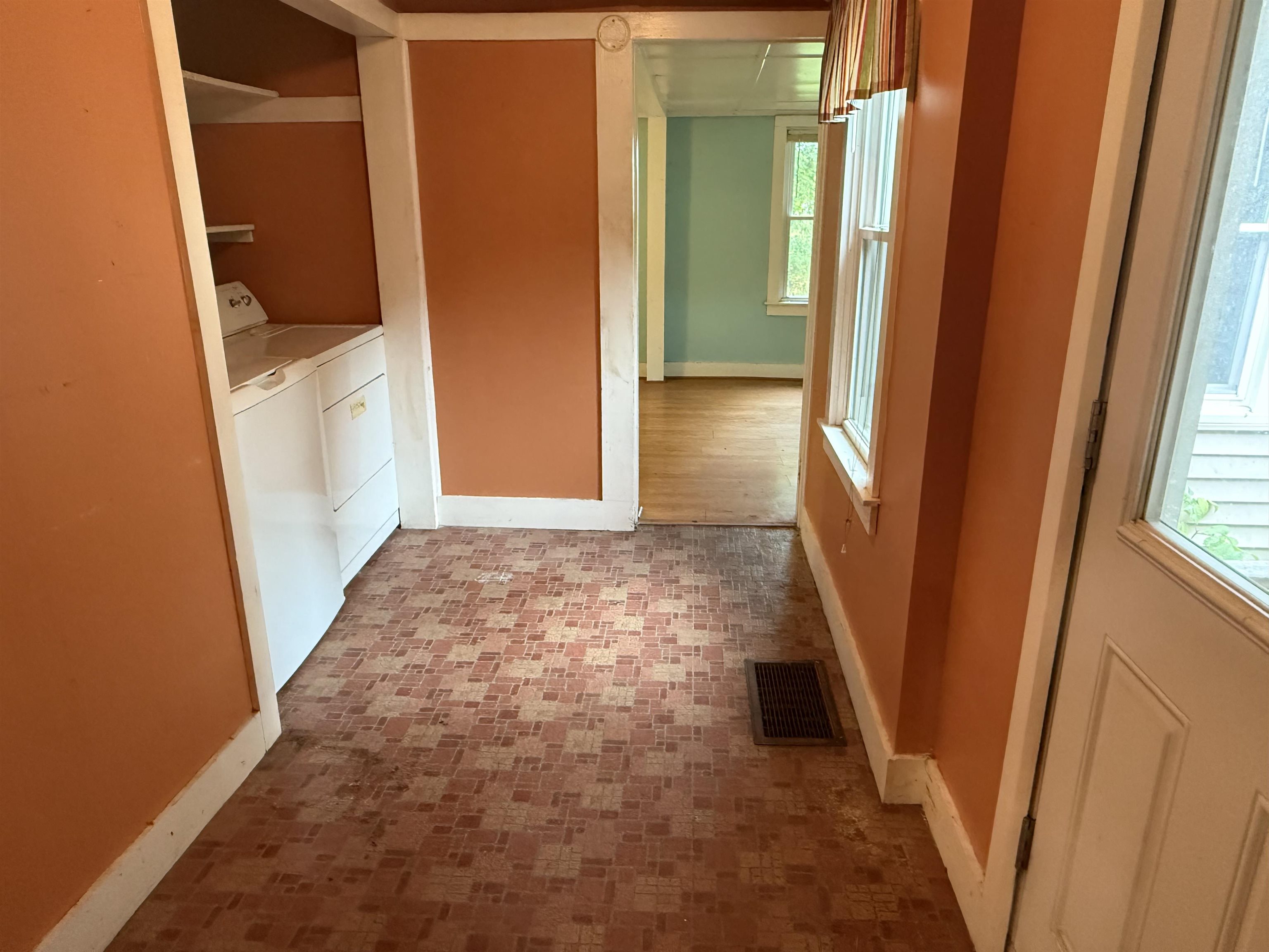 2069 Fort Bridgman Road Vernon, VT 05354 - Photo 4 of 37