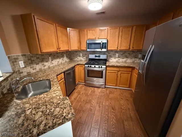 $2,395 | 52 Overlook Drive, Stewartsville, NJ 08886