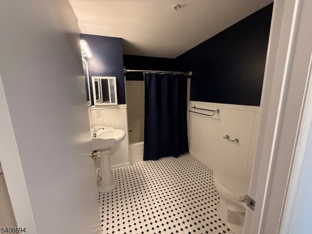 $2,395 | 52 Overlook Drive, Stewartsville, NJ 08886