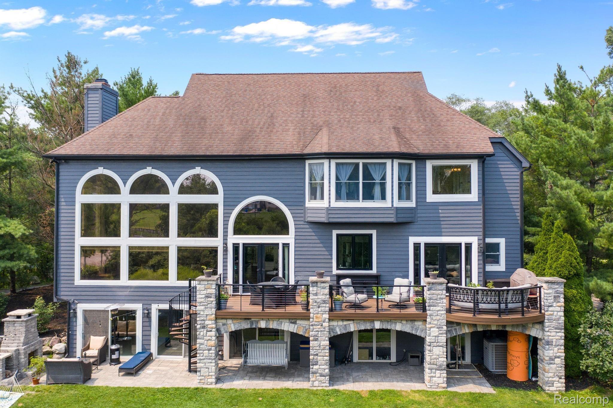 9005 Commerce Road Commerce Township, MI 48382 - Photo 41 of 43 41-web-or-mls-DJI_0869.jpg