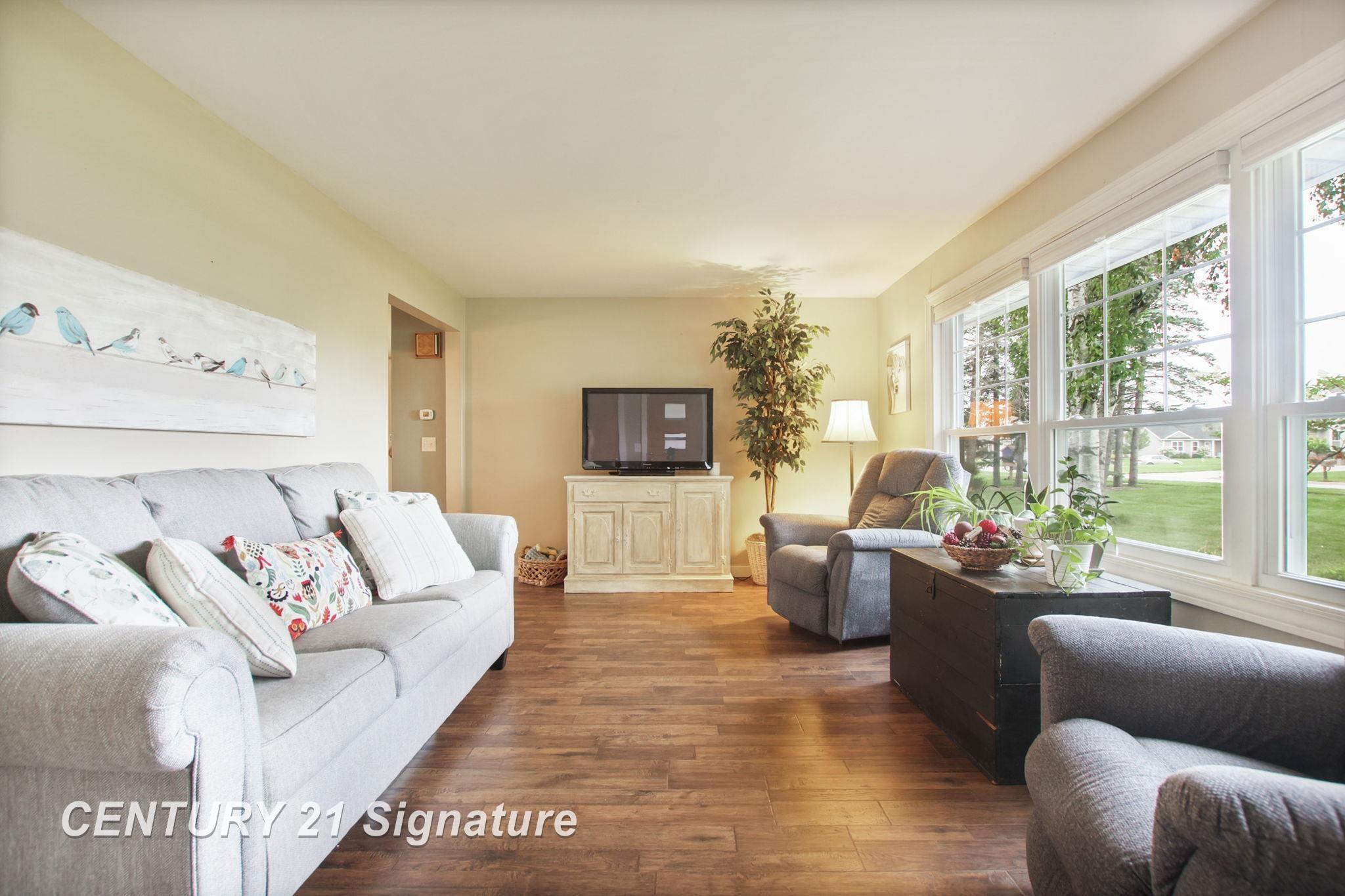 10285 Scott Road Freeland, MI 48623 - Photo 6 of 51