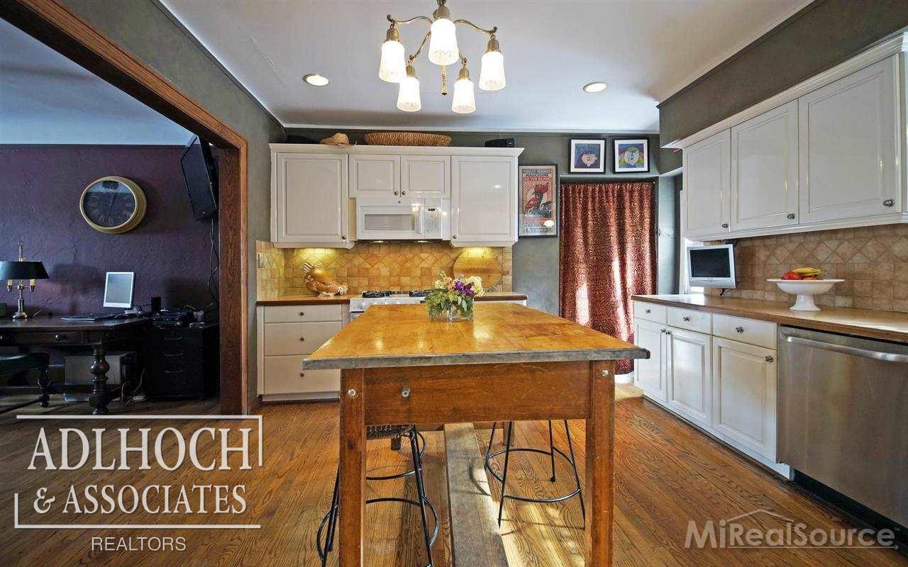 1430 Buckingham Road Grosse Pointe Park, MI 48230 - Photo 7 of 23