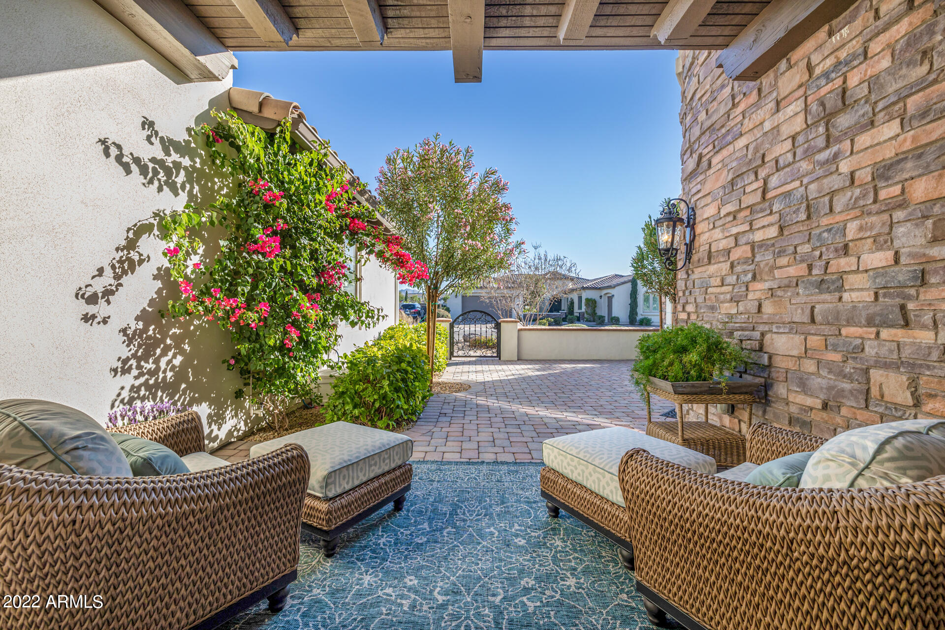 2822 East Warbler Road Gilbert, AZ 85297 - Photo 4 of 57 4 charming courtyard